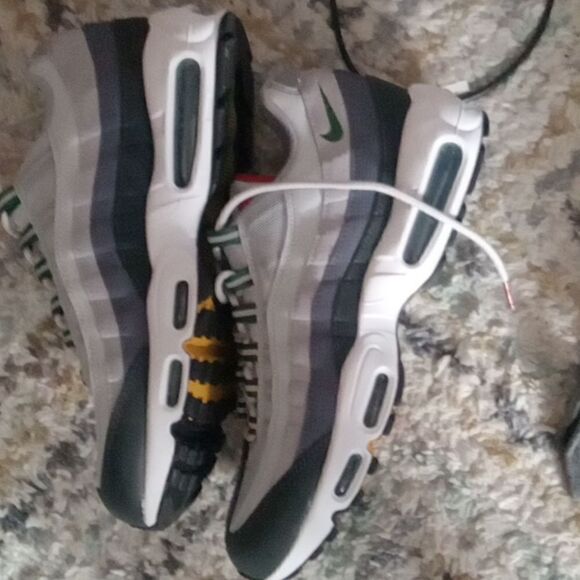 Nike Airmax 11.5   - Picture 1 of 5